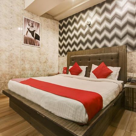 Collection O 76248 Hotel D Crown New Delhi Exterior foto