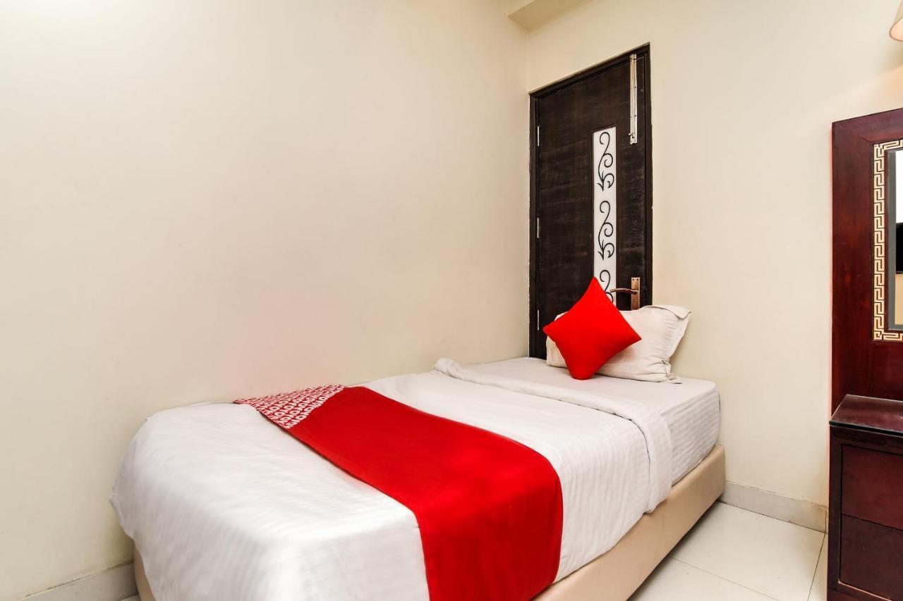 Collection O 76248 Hotel D Crown New Delhi Exterior foto