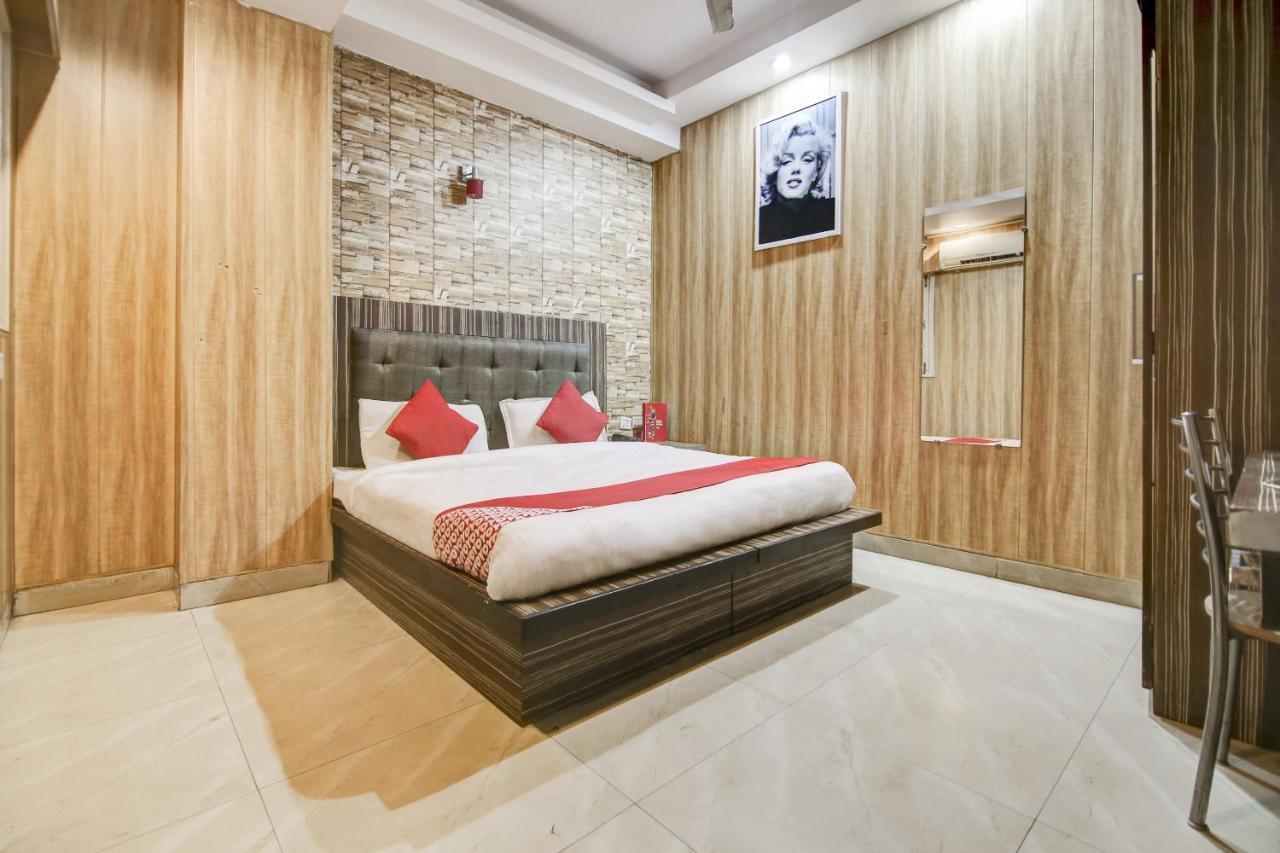 Collection O 76248 Hotel D Crown New Delhi Exterior foto