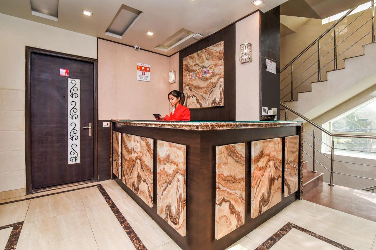 Collection O 76248 Hotel D Crown New Delhi Exterior foto